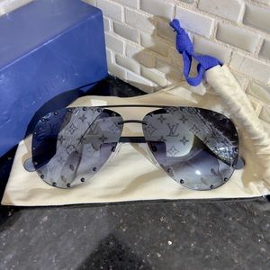 🔴SOLD🔴Louis Vuitton Grease Sunglasses